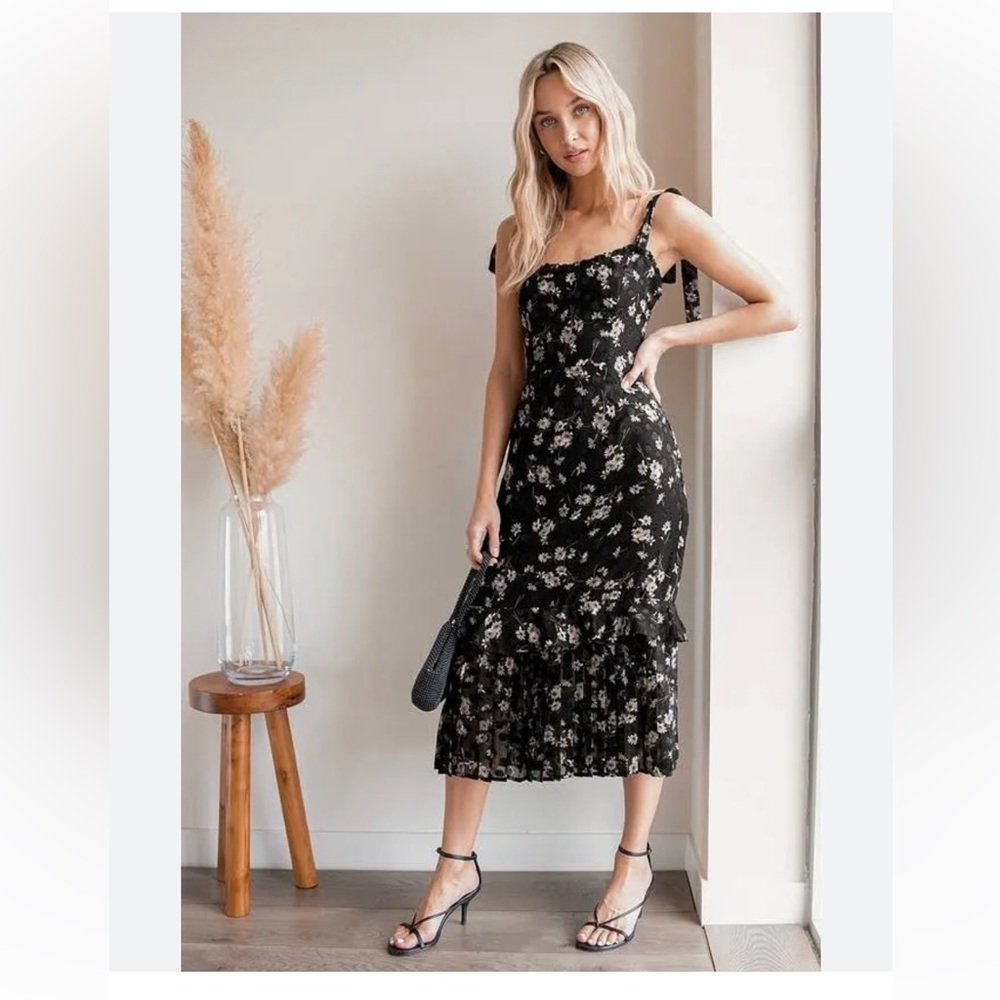 Lulus Terrace Views Black Floral Print Tiered Midi Dress M